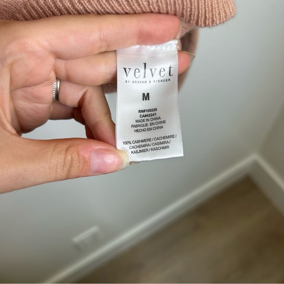 Velvet By Graham & Spencer Ellie 100% Cashmere Turtleneck Sweater M - Picture 11 of 12